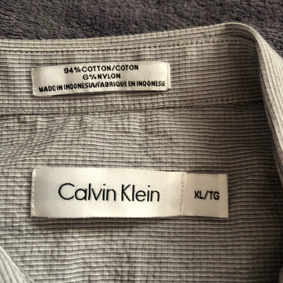 Calvin Klein Button Down - Picture 2 of 3
